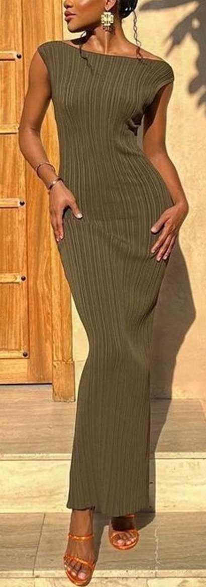 SLEEVELESS KNIT MAXI DRESS in DK GREEN