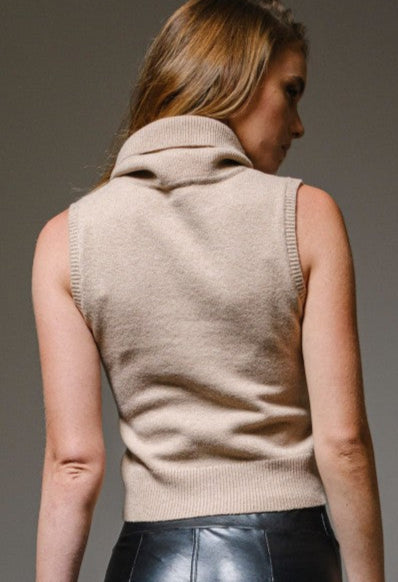 CASHMERE BLEND SLEEVELESS TURTLENECK in TAUPE