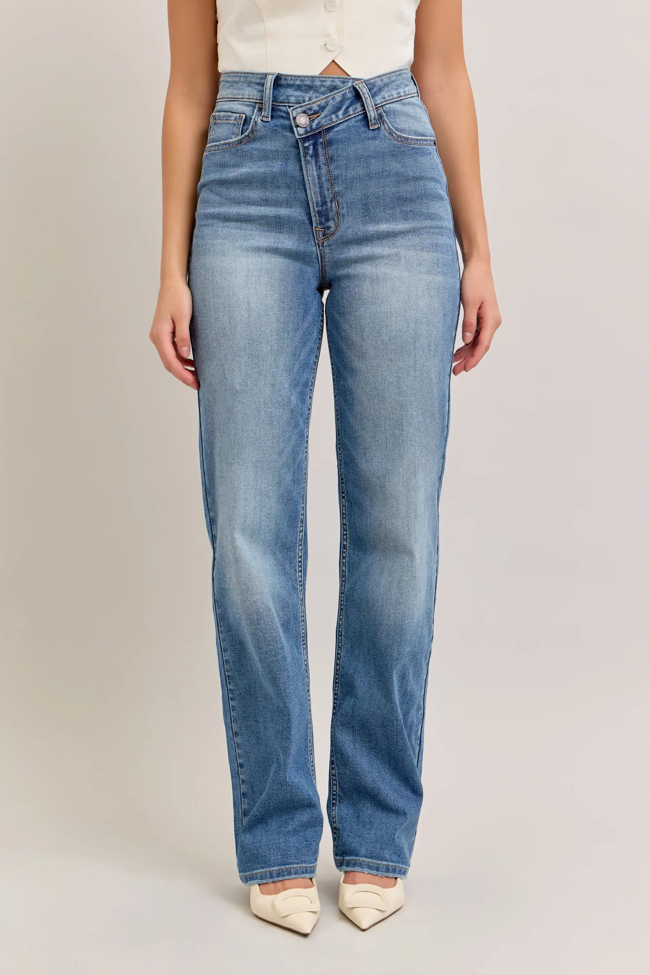 DISCLOSED REPOSITIONED CENTER FRONT DAD JEAN - MED WASH