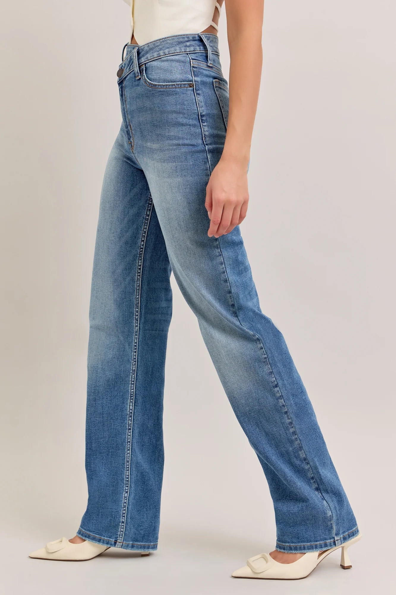 DISCLOSED REPOSITIONED CENTER FRONT DAD JEAN - MED WASH