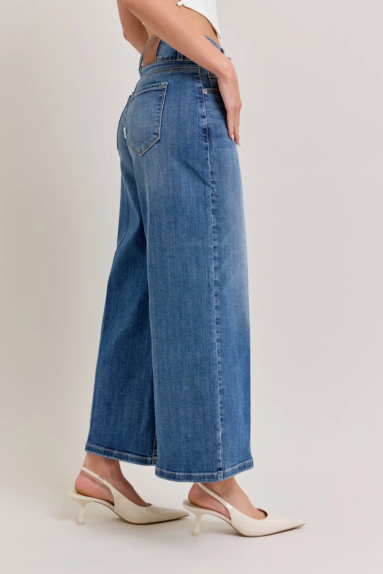 DISCLOSED 2 BUTTON WIDE LEG CROP JEANS