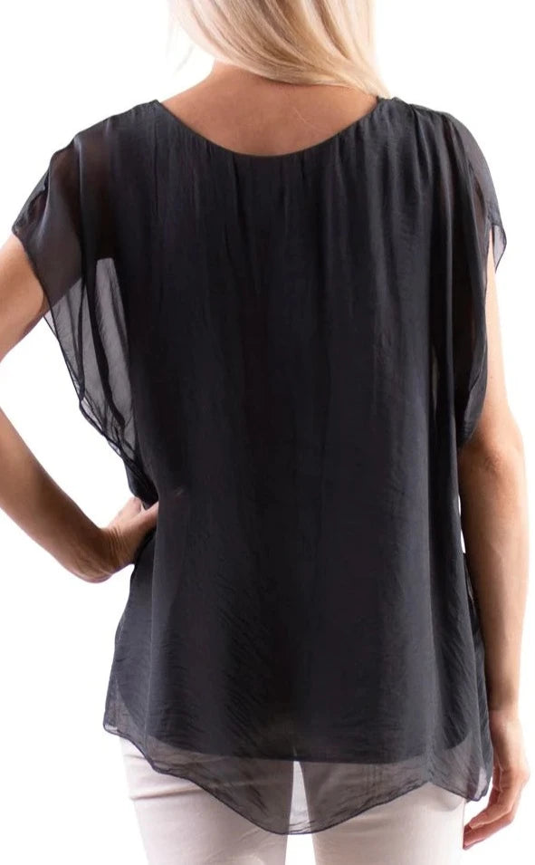 NATACHA FLUTTER SLEEVE TOP in CHARCOAL